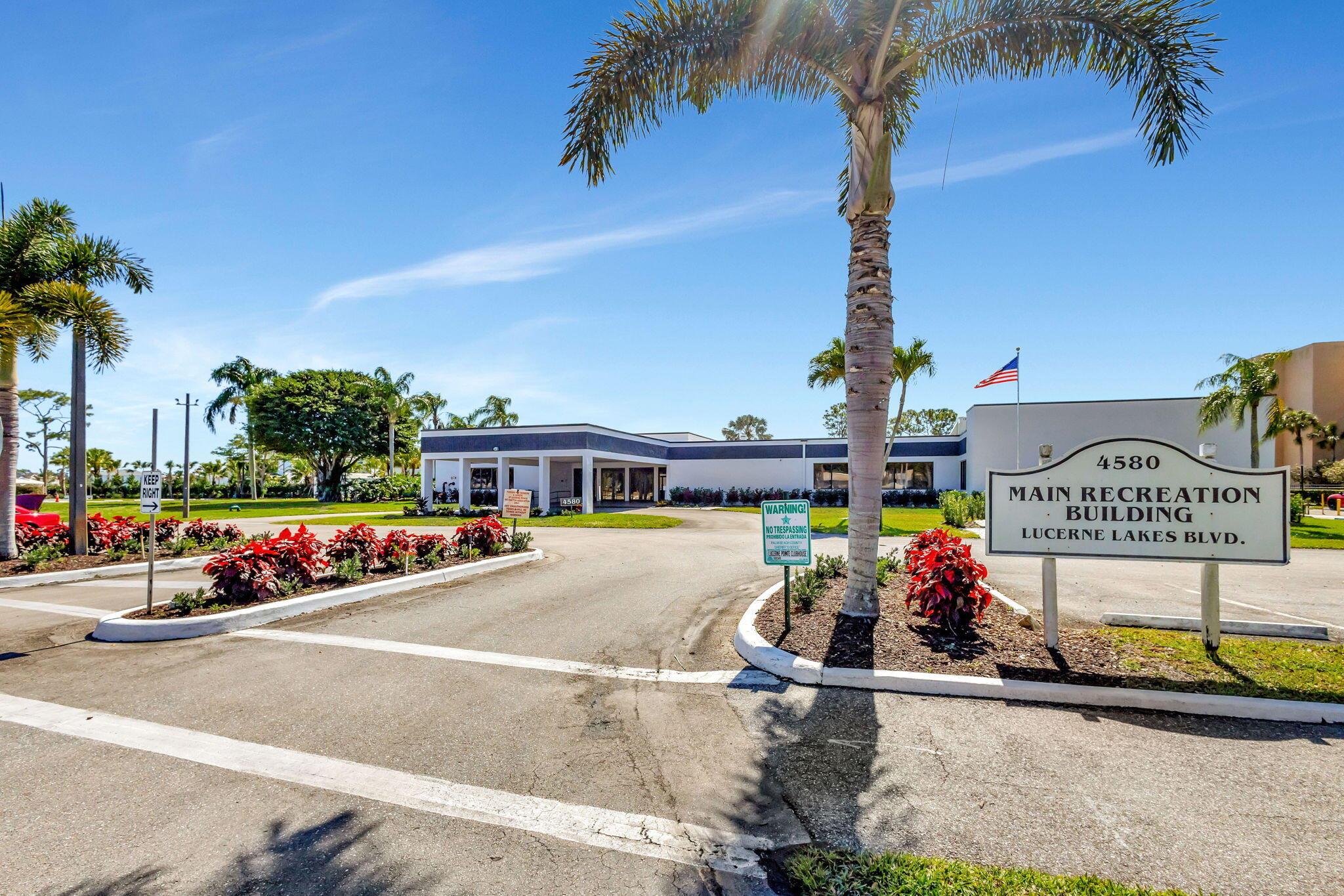 4700 Lucerne Lakes Boulevard 206