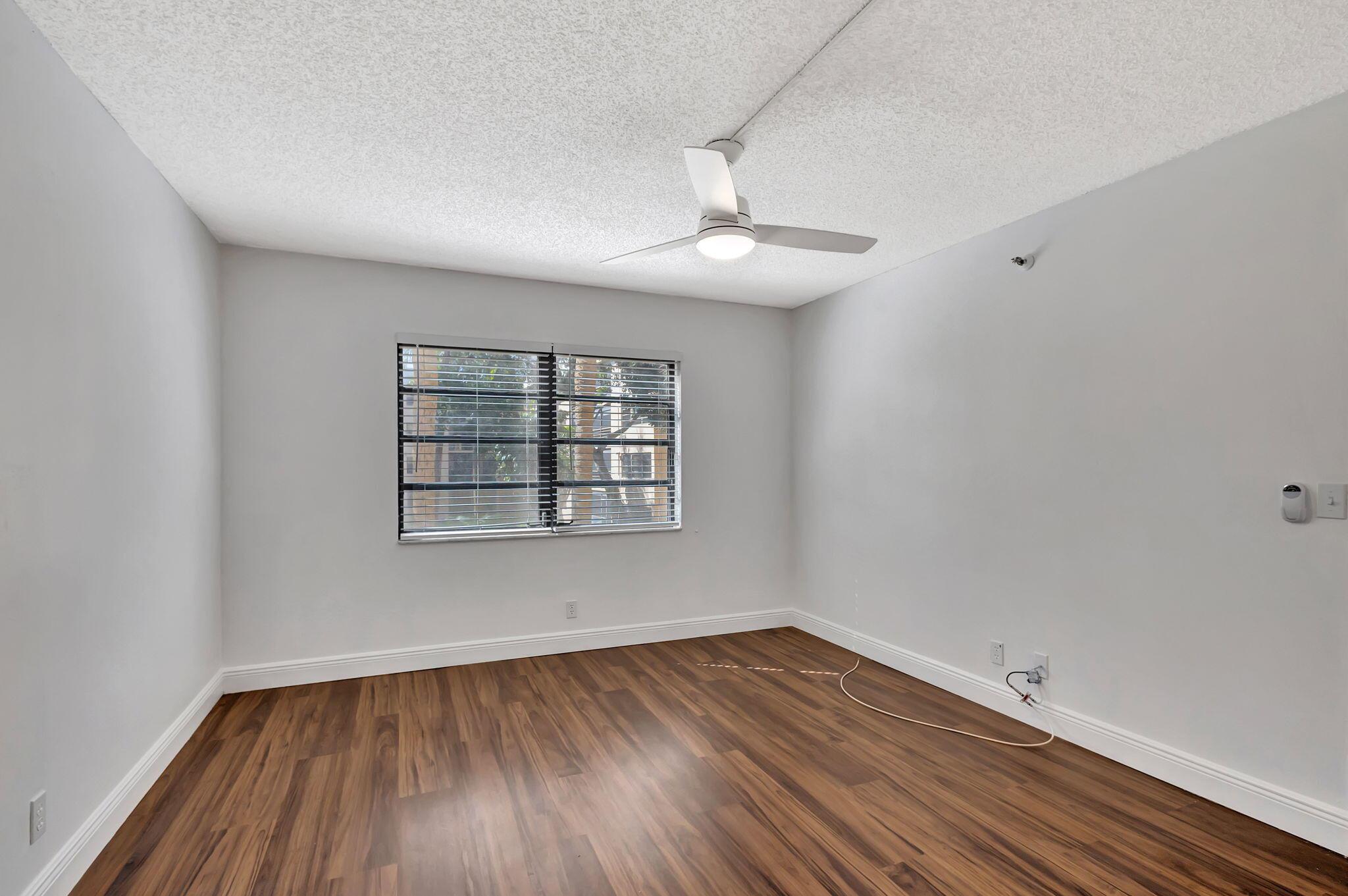 4700 Lucerne Lakes Boulevard 206