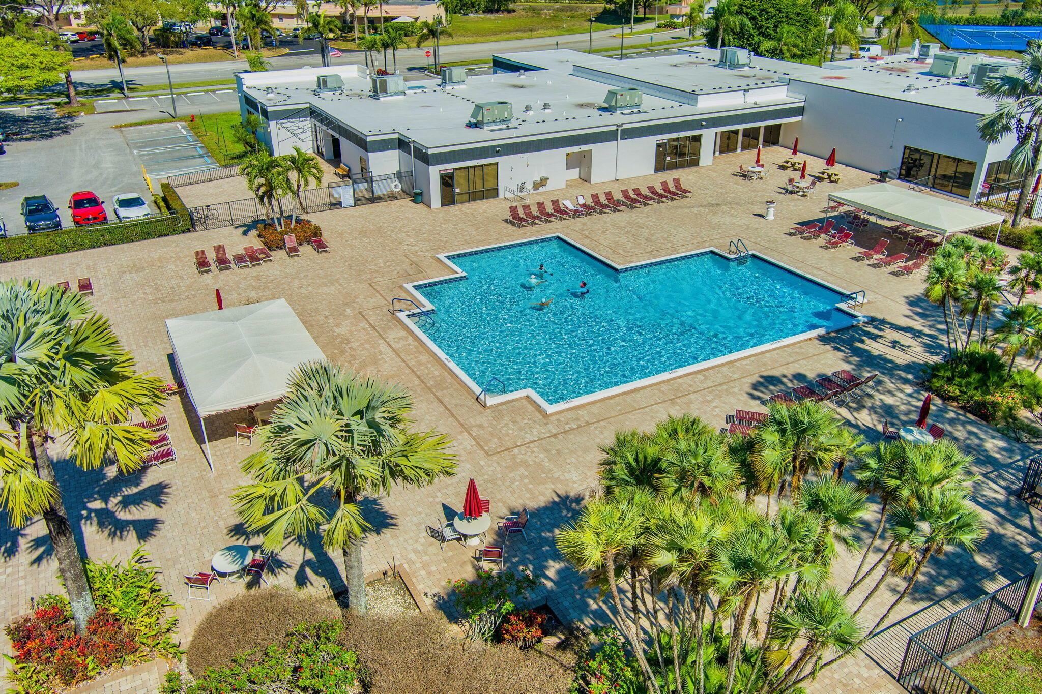 4700 Lucerne Lakes Boulevard 206