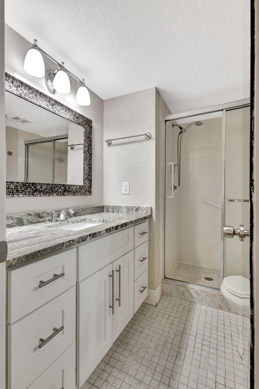 4700 Lucerne Lakes Boulevard 206