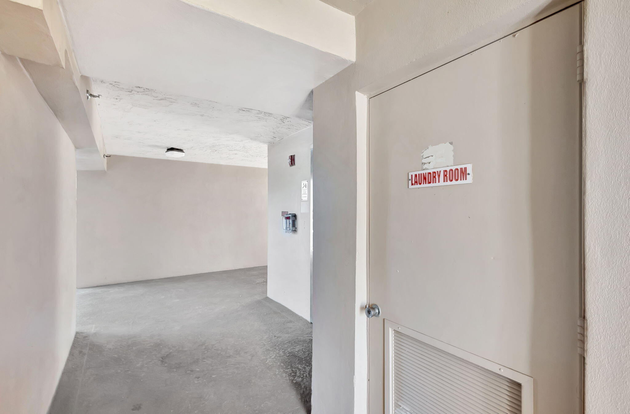 4700 Lucerne Lakes Boulevard 206
