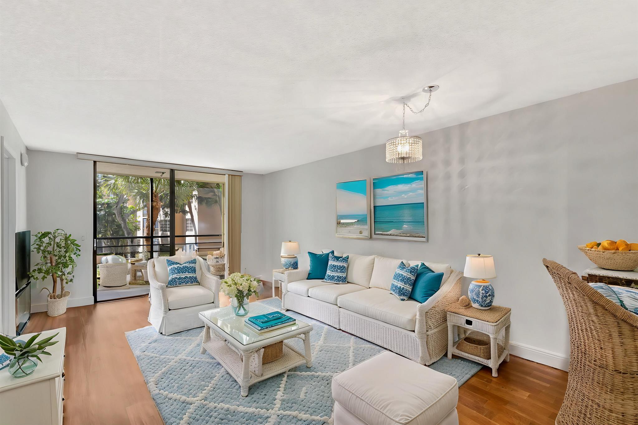 4700 Lucerne Lakes Boulevard 206