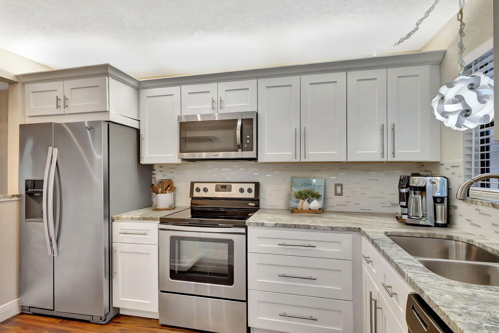 4700 Lucerne Lakes Boulevard 206