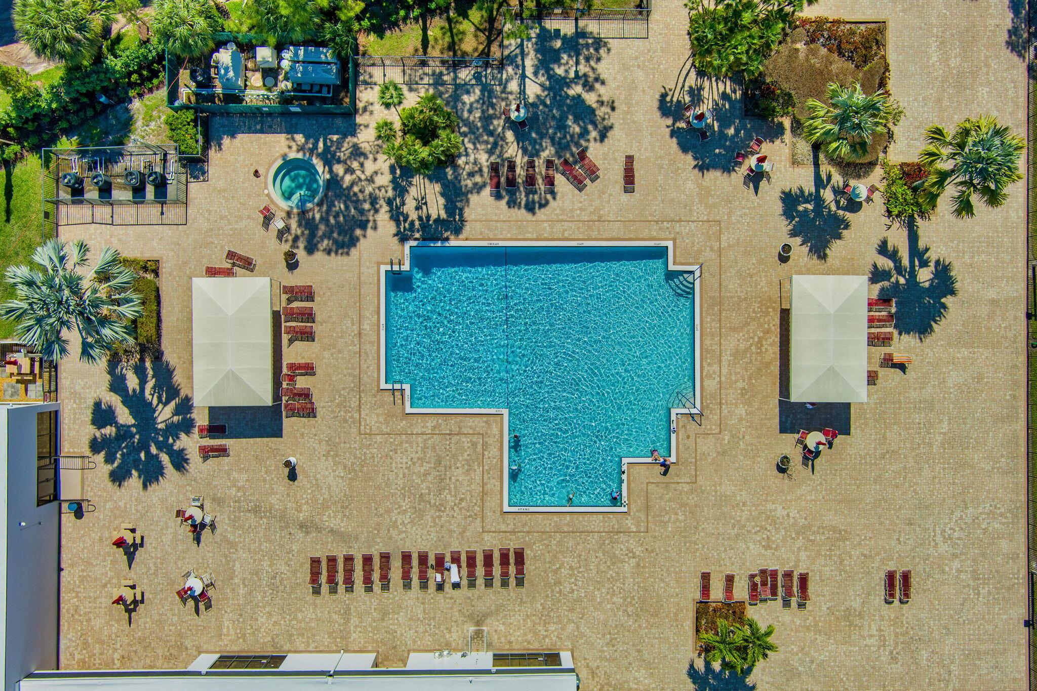 4700 Lucerne Lakes Boulevard 206
