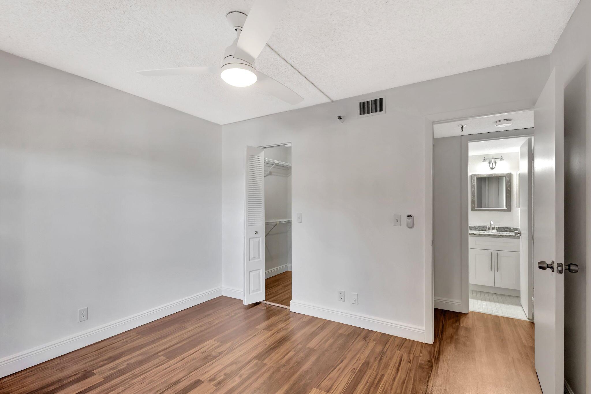 4700 Lucerne Lakes Boulevard 206