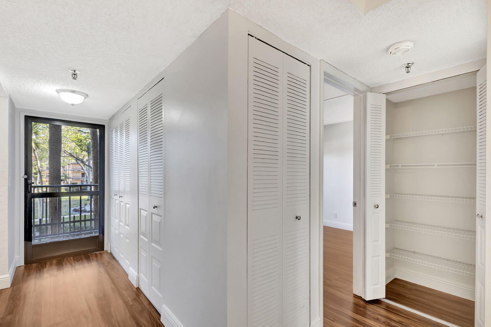 4700 Lucerne Lakes Boulevard 206