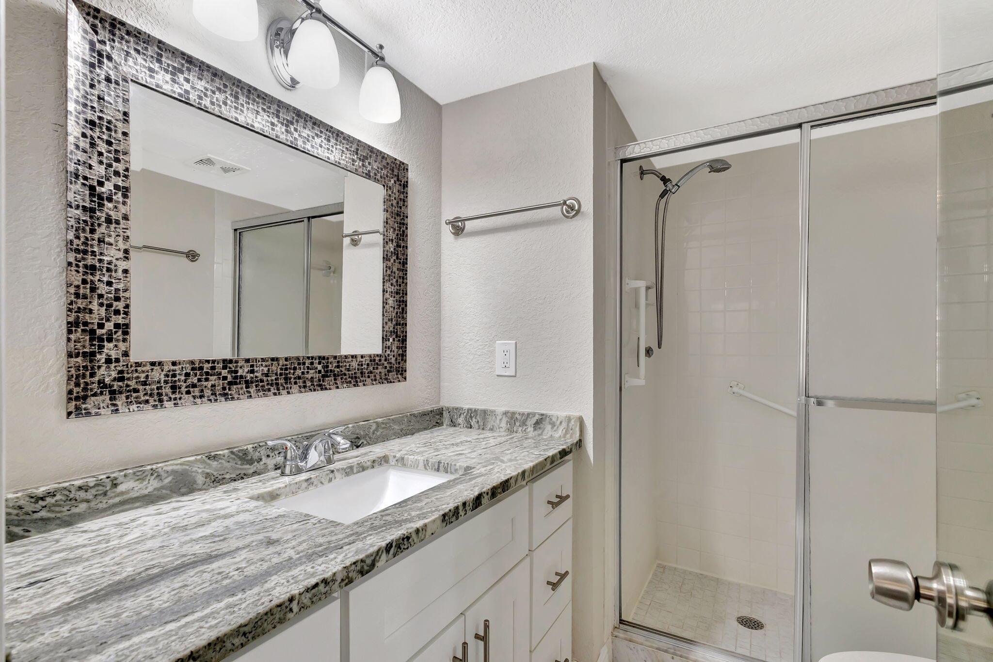 4700 Lucerne Lakes Boulevard 206