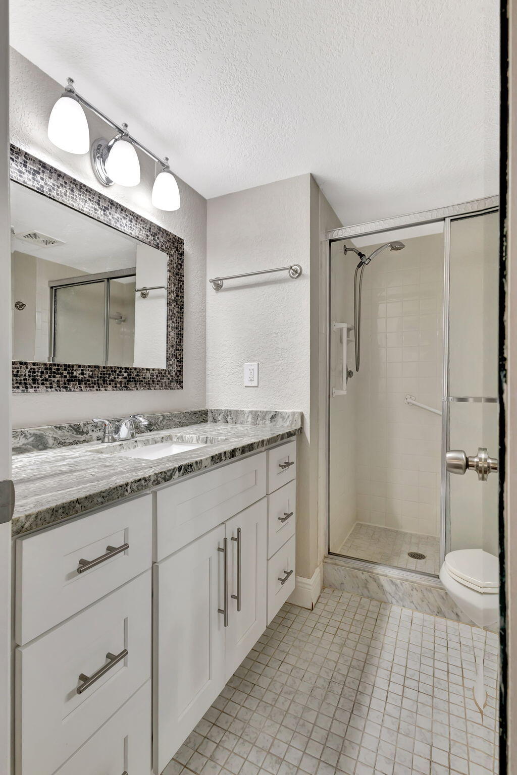 4700 Lucerne Lakes Boulevard 206