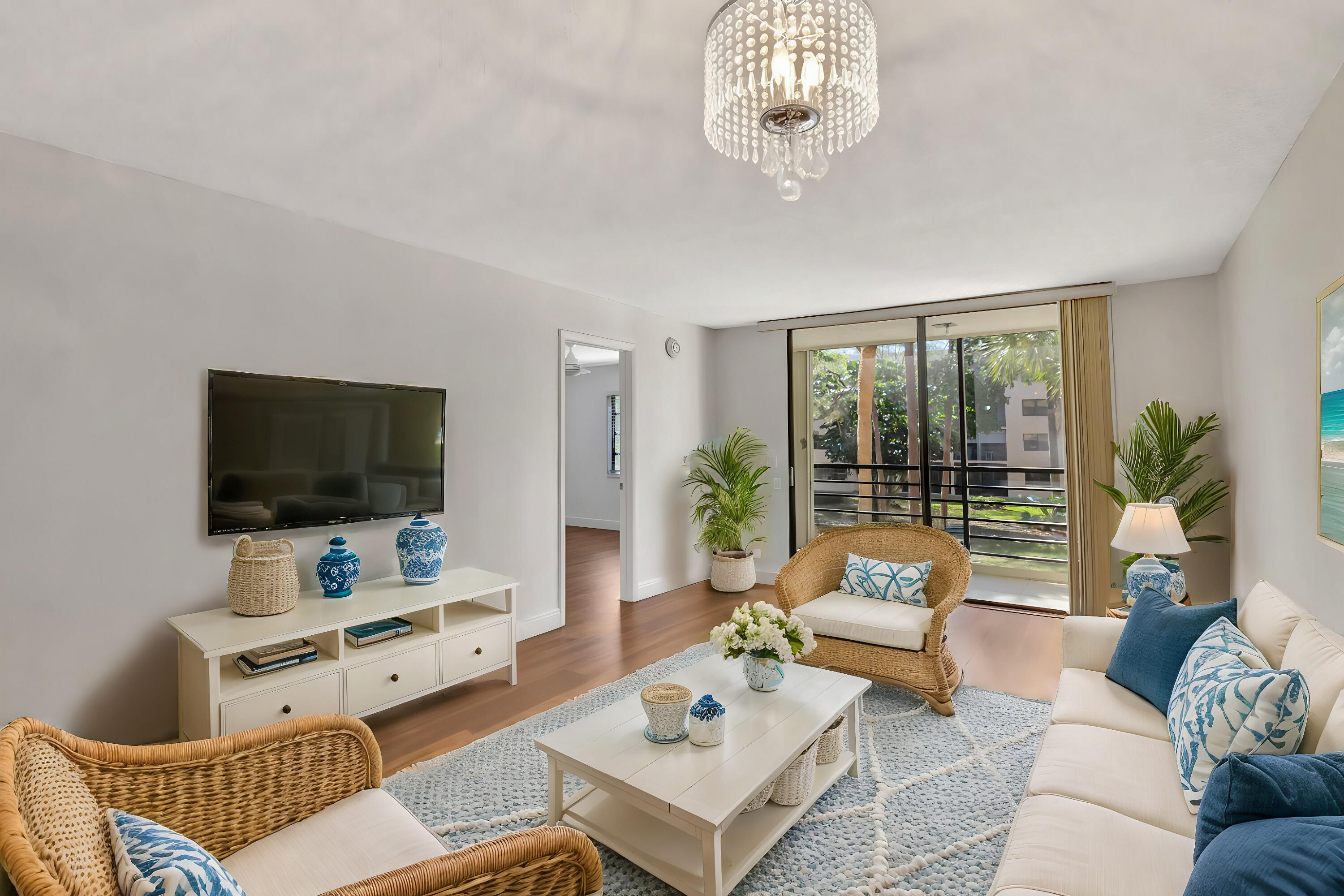 4700 Lucerne Lakes Boulevard 206