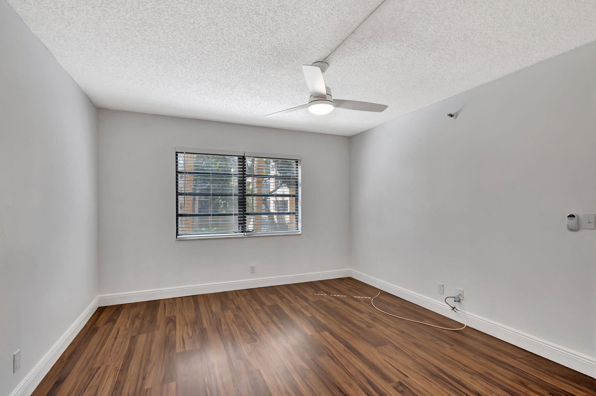 4700 Lucerne Lakes Boulevard 206