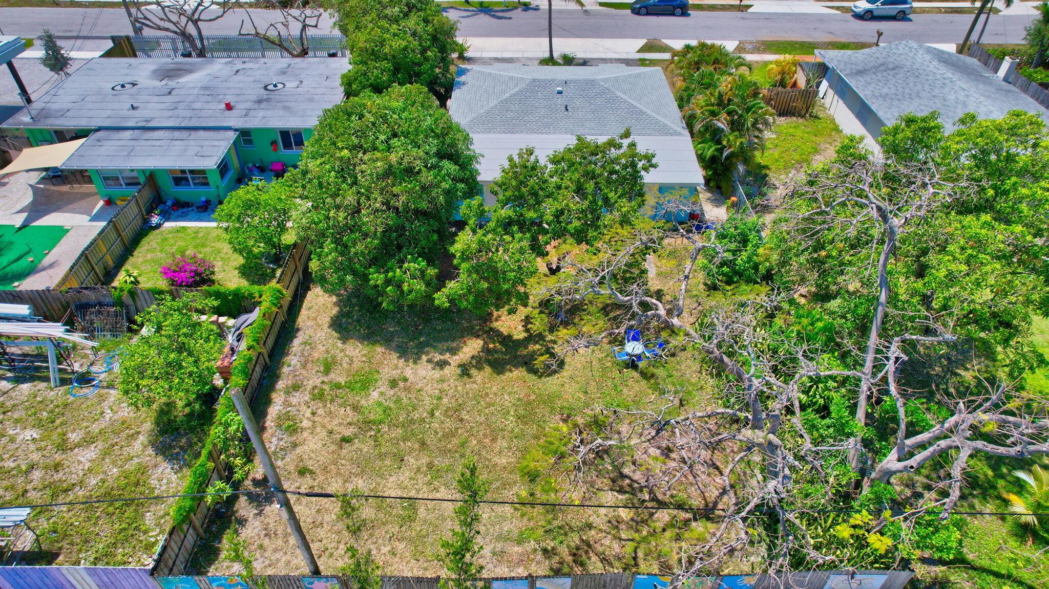 327 SE 3rd Avenue