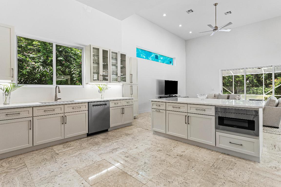 13795 Le Bateau Lane