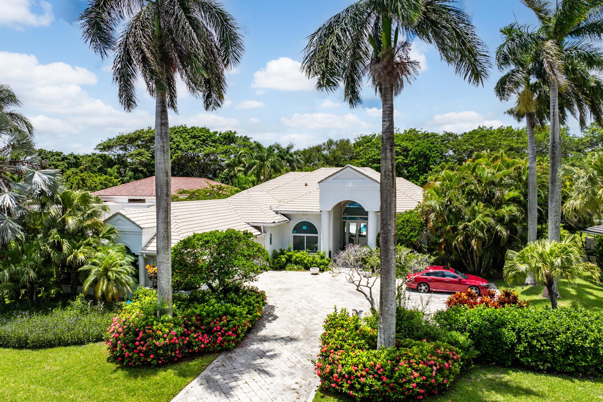 13795 Le Bateau Lane