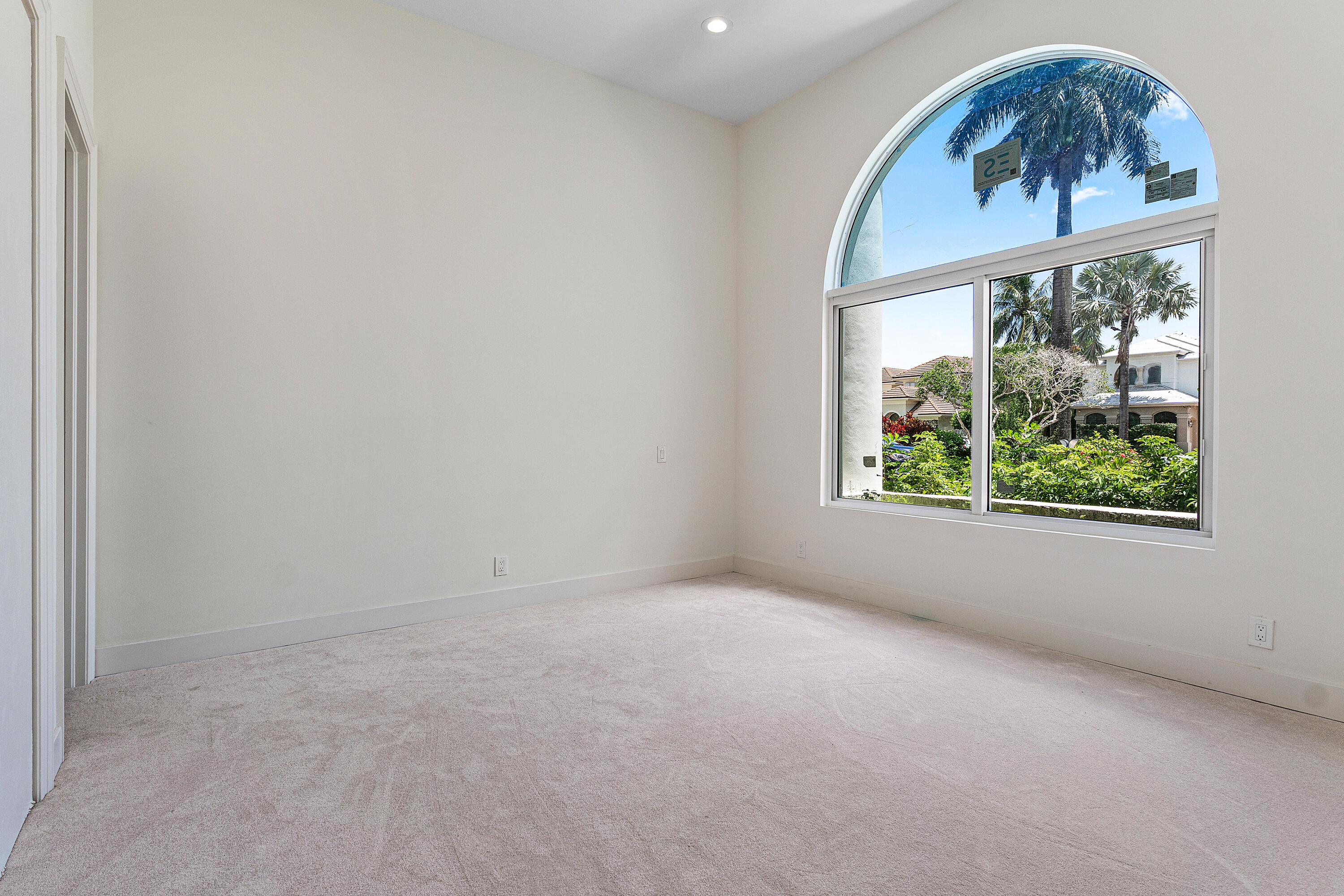 13795 Le Bateau Lane