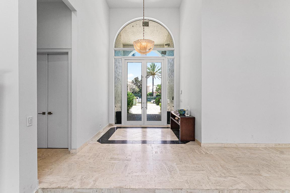 13795 Le Bateau Lane