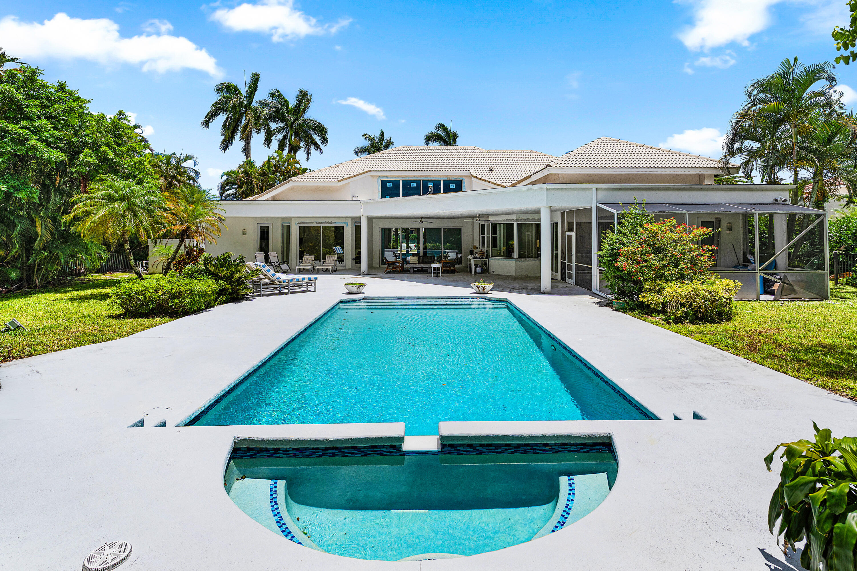 13795 Le Bateau Lane