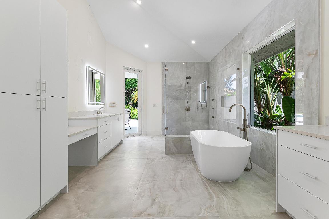 13795 Le Bateau Lane