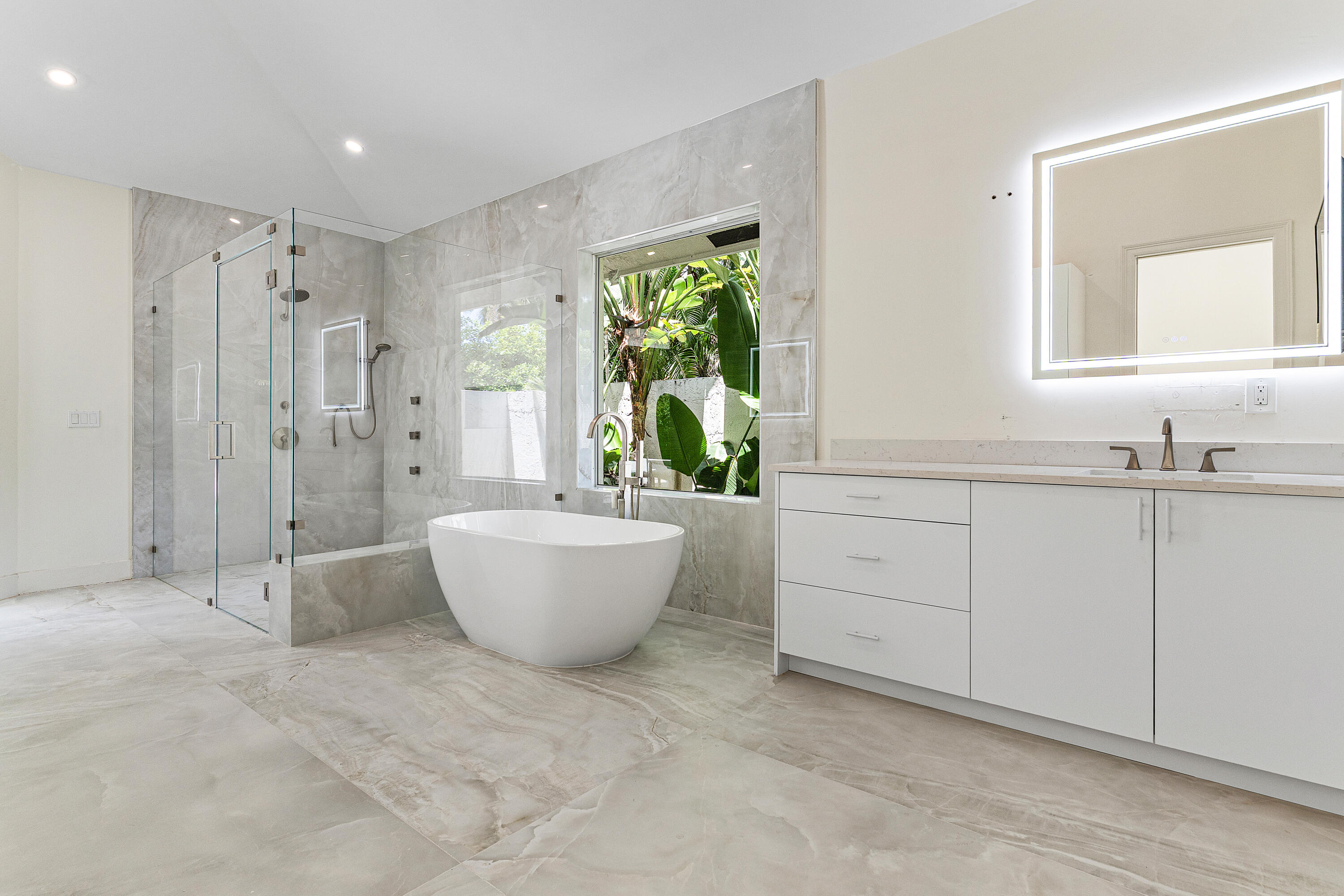 13795 Le Bateau Lane