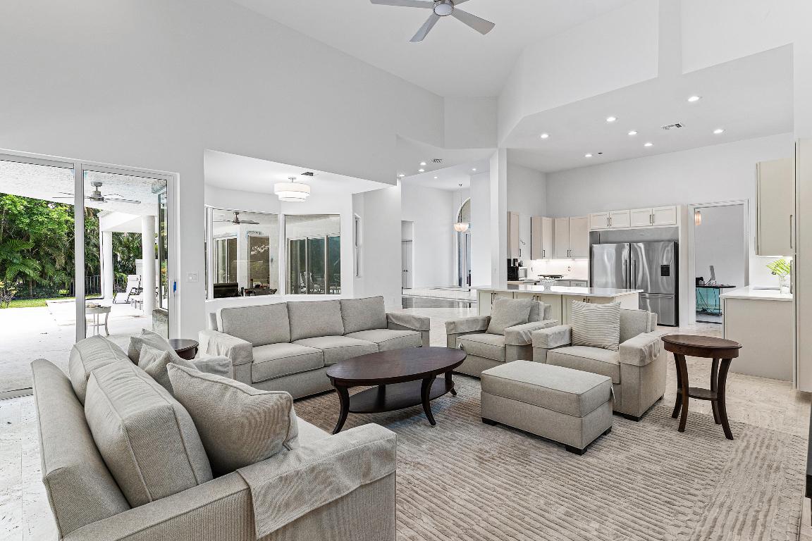 13795 Le Bateau Lane