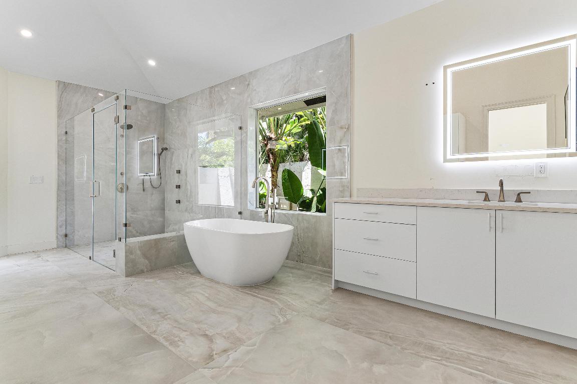 13795 Le Bateau Lane