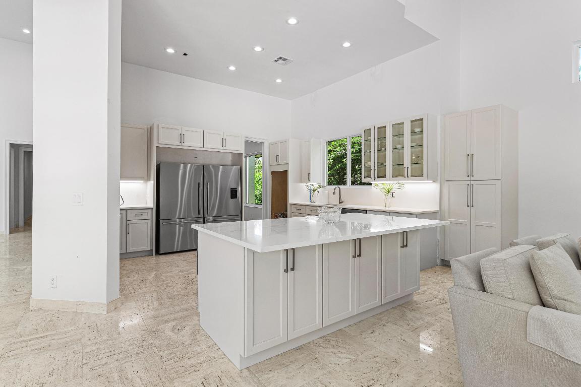 13795 Le Bateau Lane