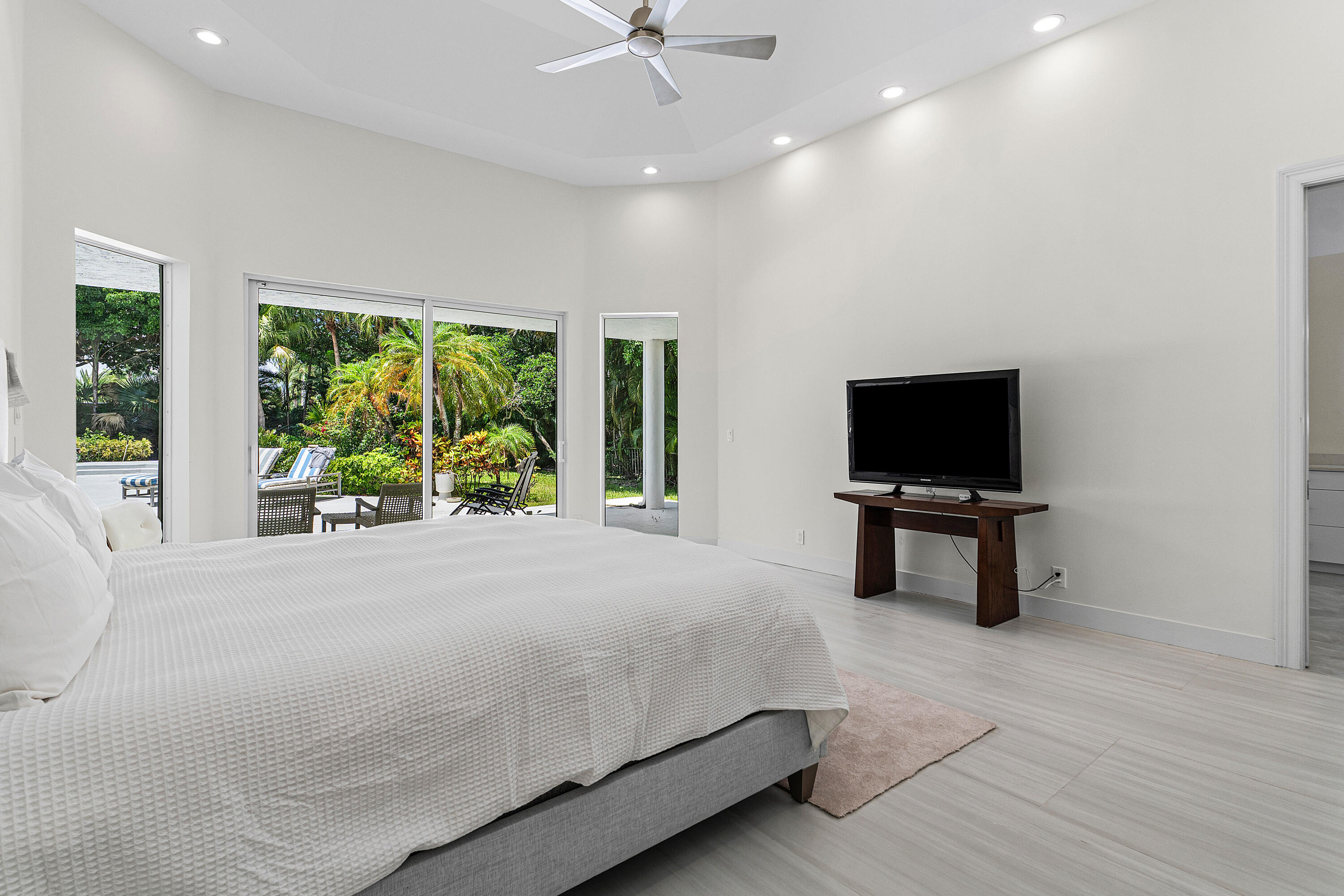 13795 Le Bateau Lane