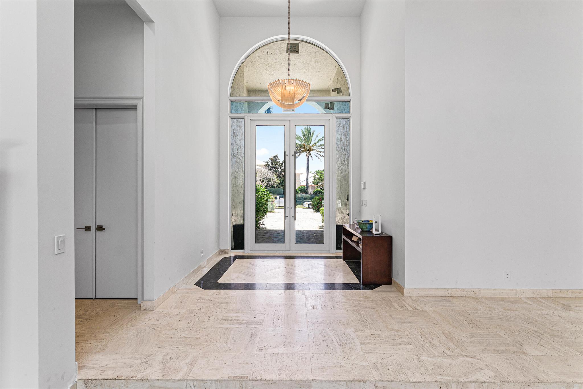13795 Le Bateau Lane