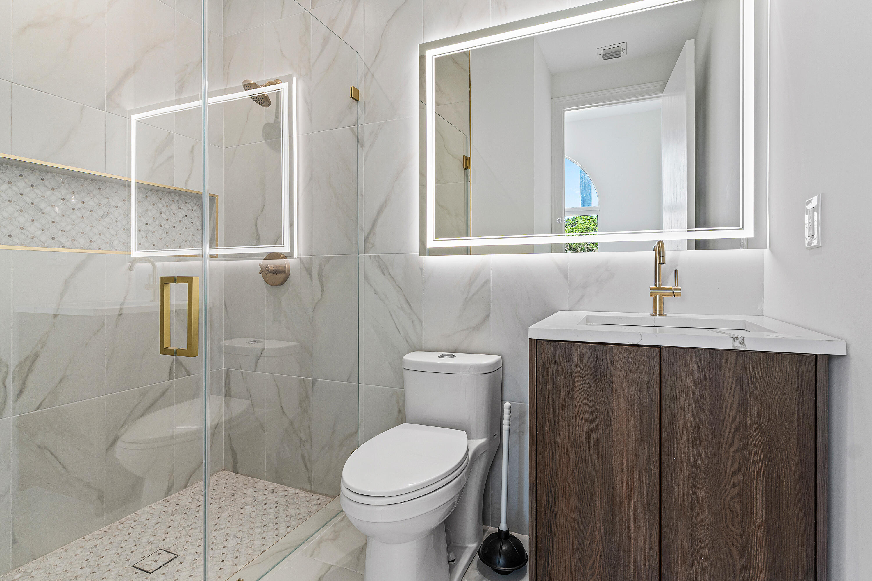 13795 Le Bateau Lane