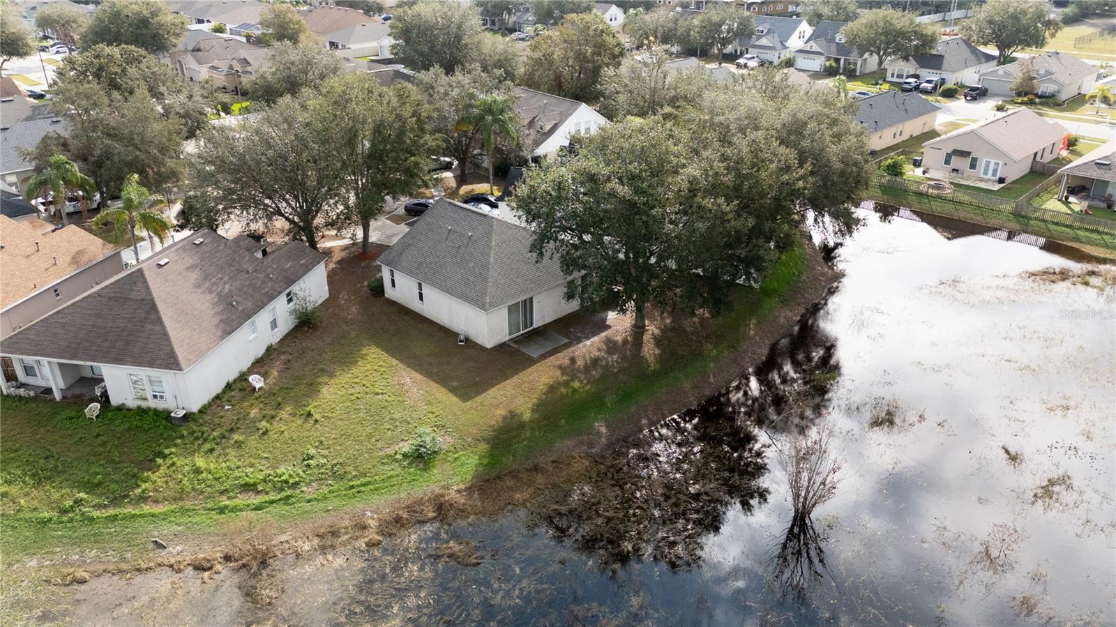 24311 BREEZY OAK CT