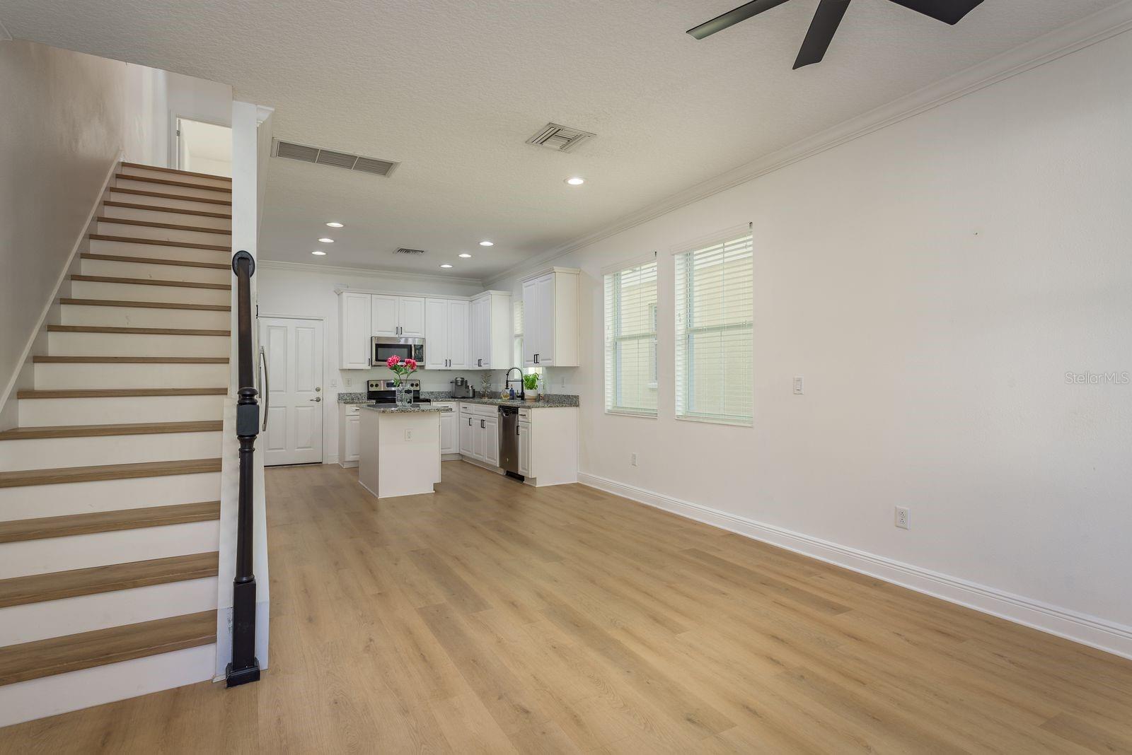 637 JETSTAR LN