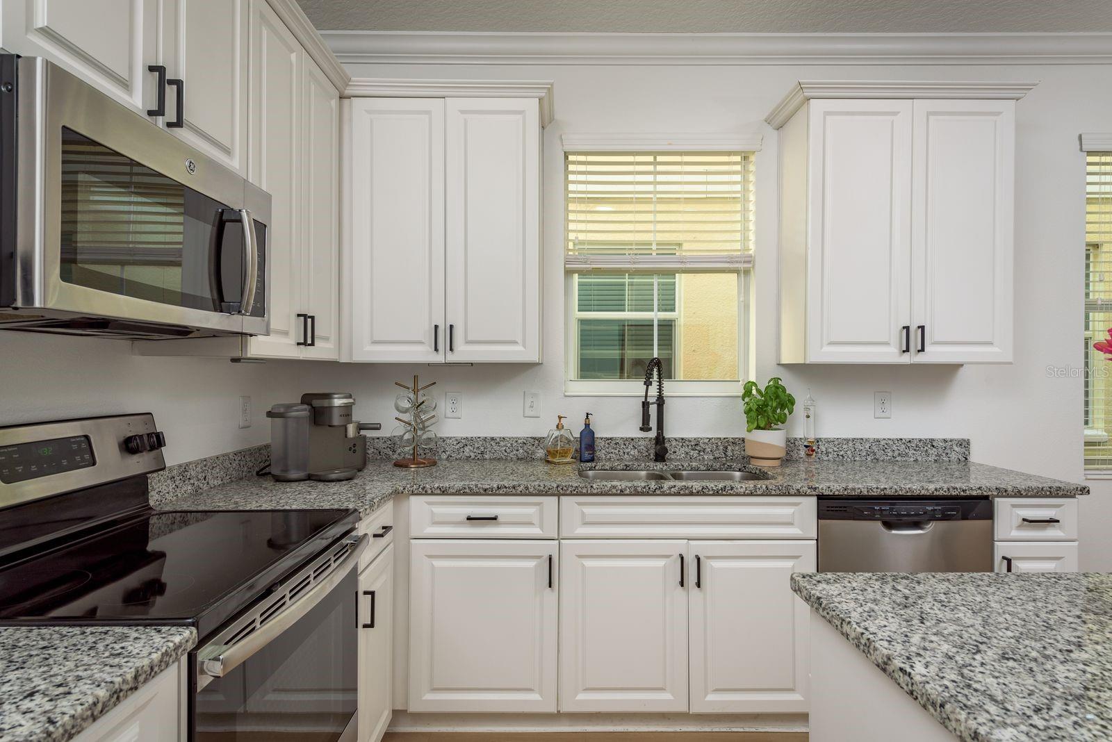 637 JETSTAR LN