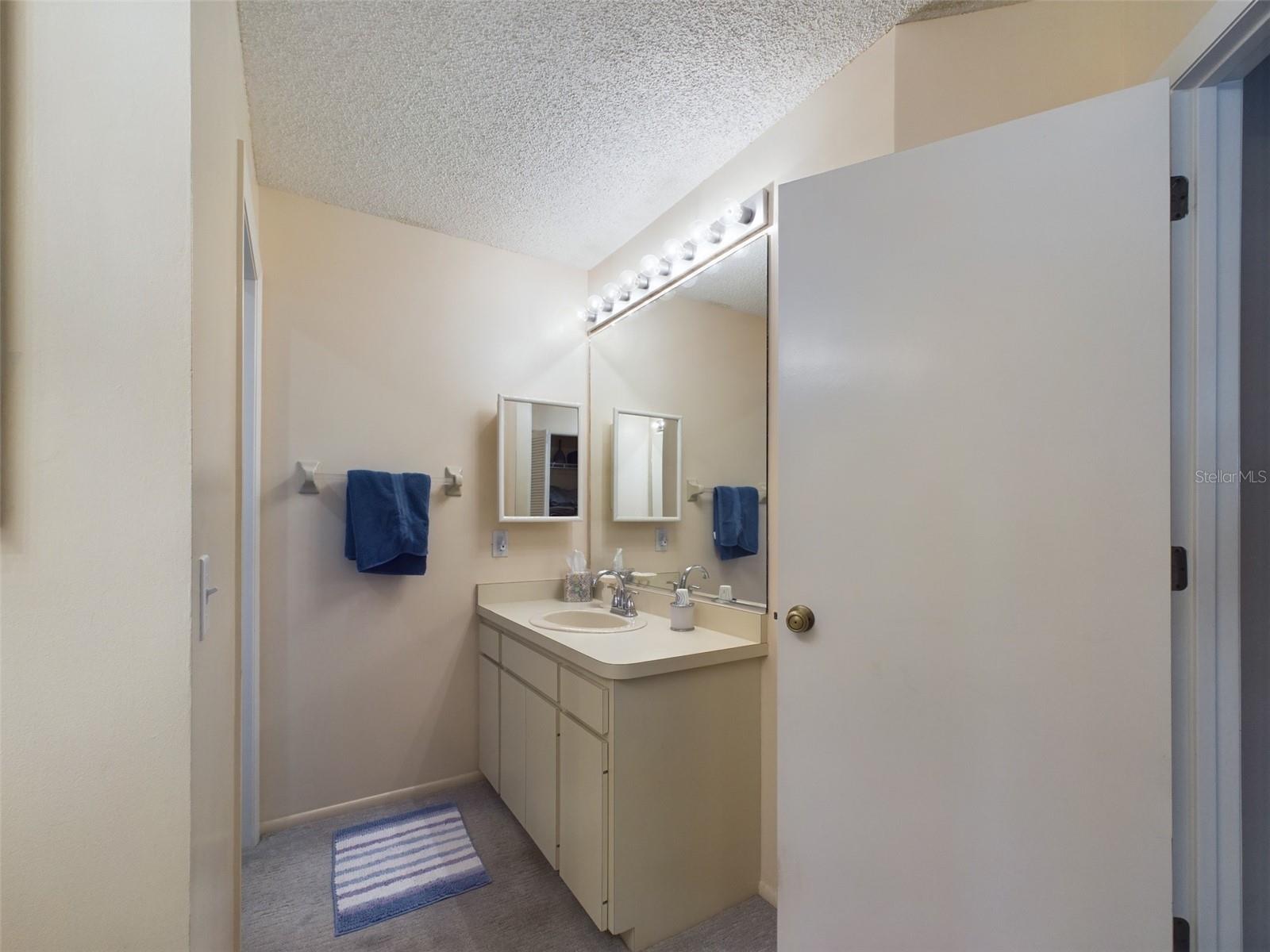 5839 GARDEN LAKES DR