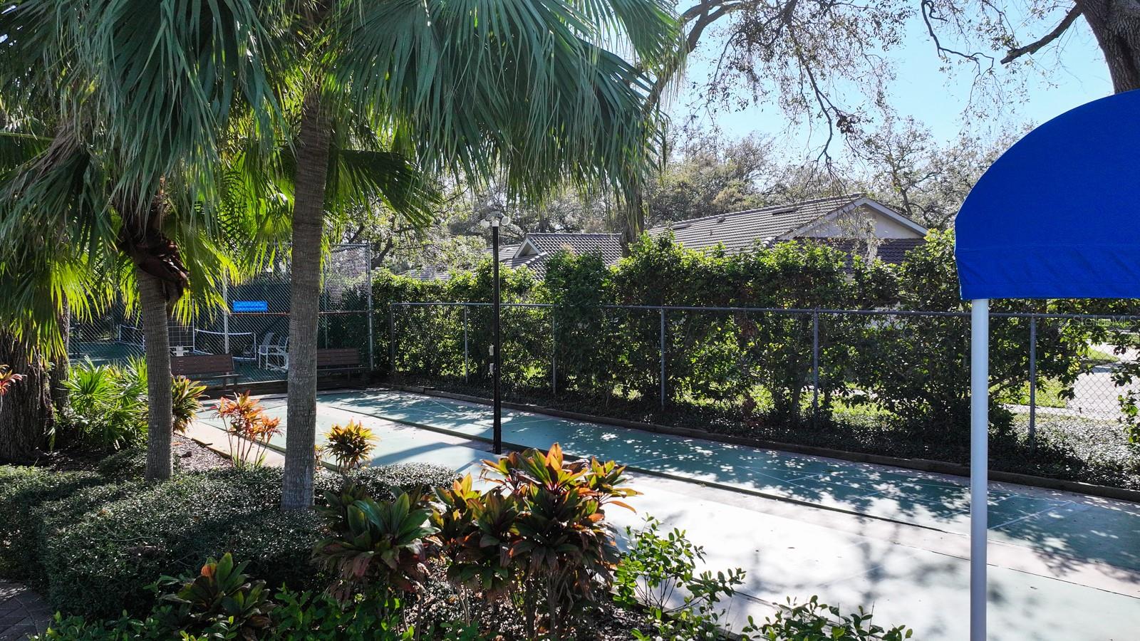 5839 GARDEN LAKES DR
