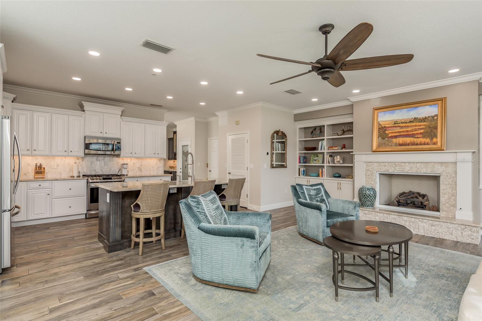 600 RESERVE LN