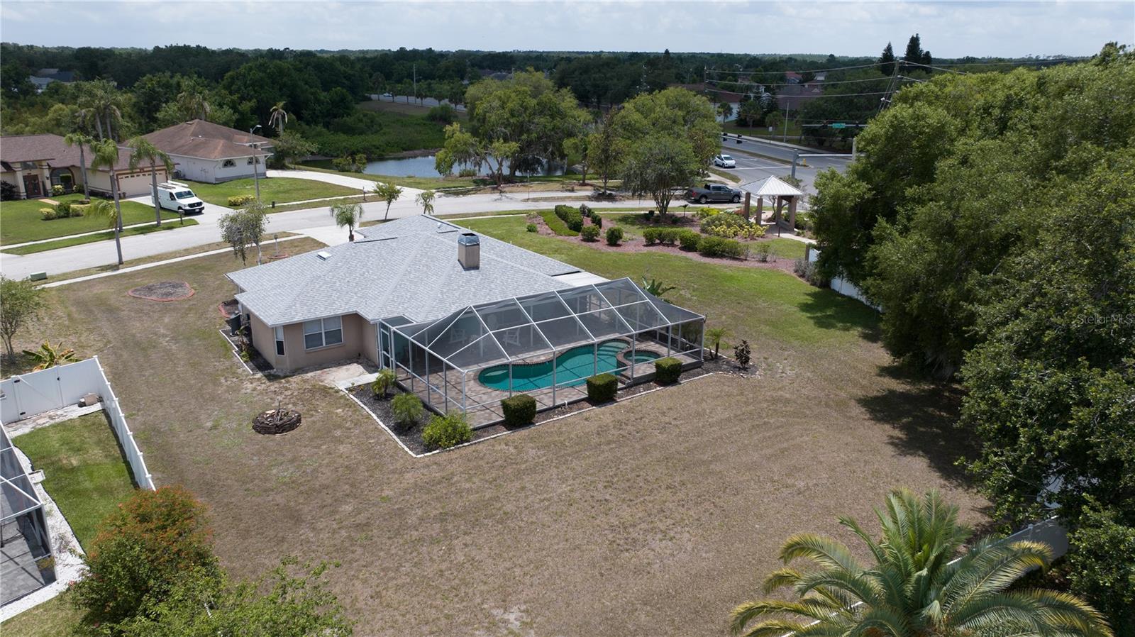 22755 CYPRESS TRAIL DR