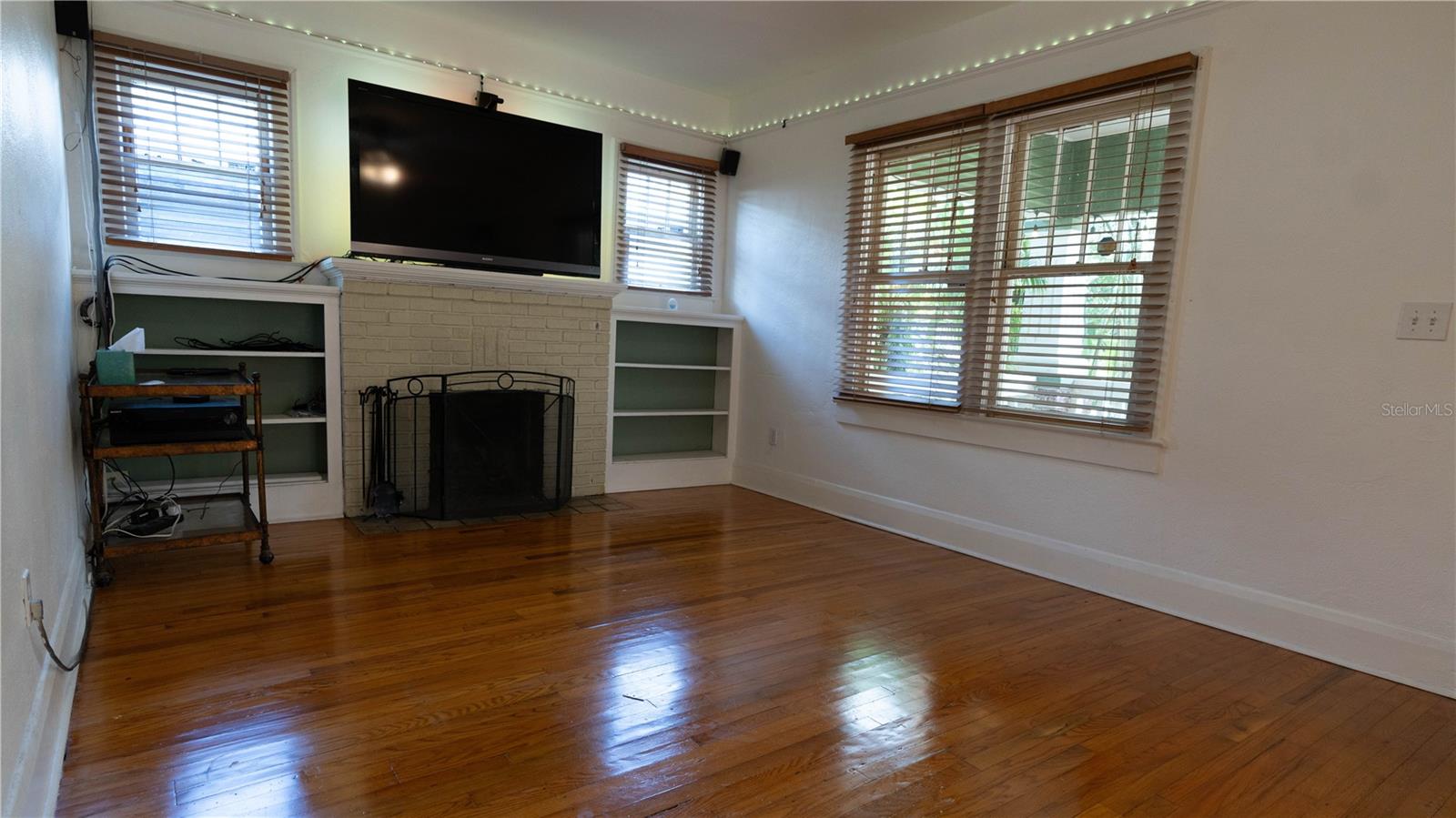 216 W SOUTH AVE
