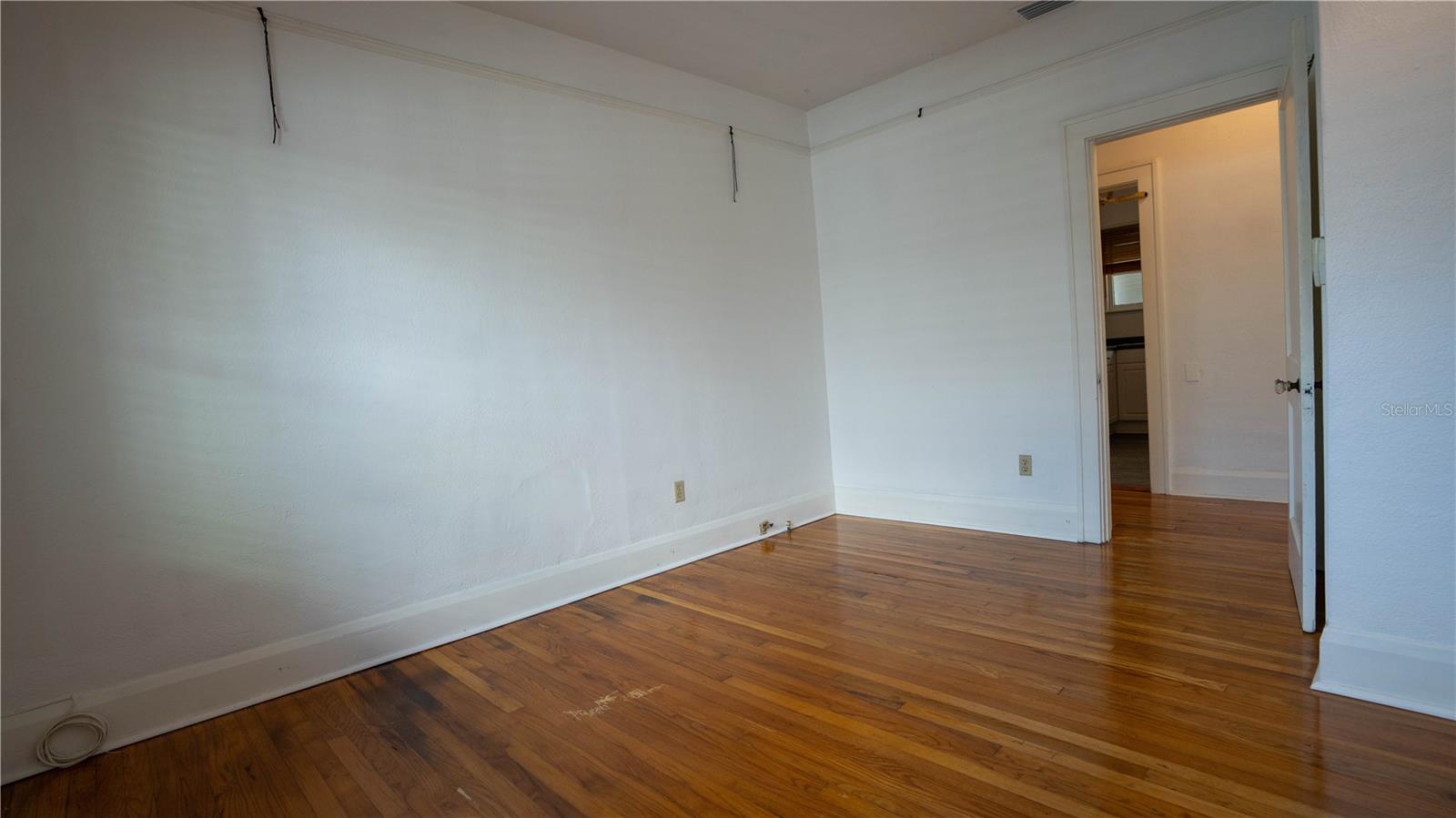 216 W SOUTH AVE