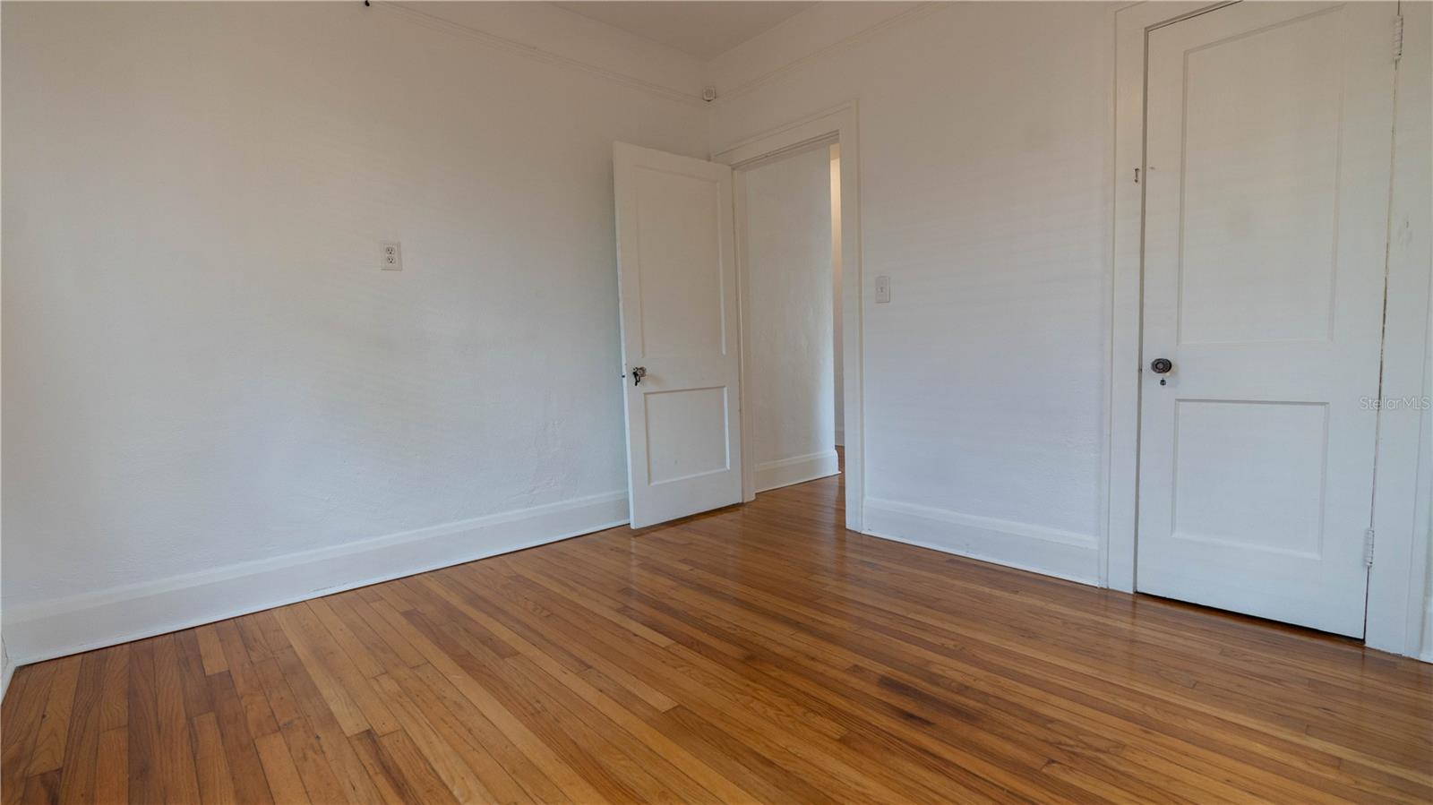 216 W SOUTH AVE