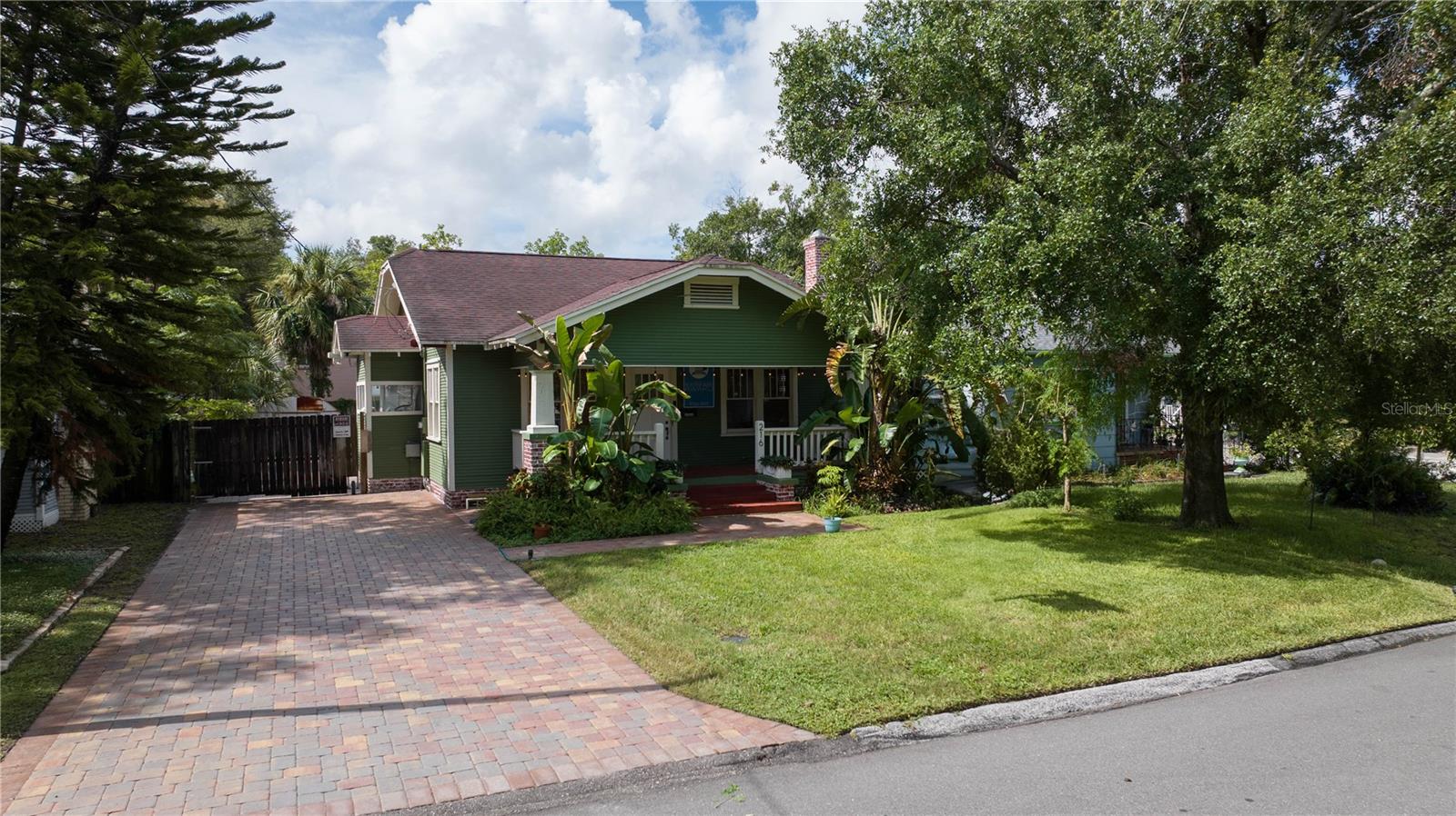 216 W SOUTH AVE