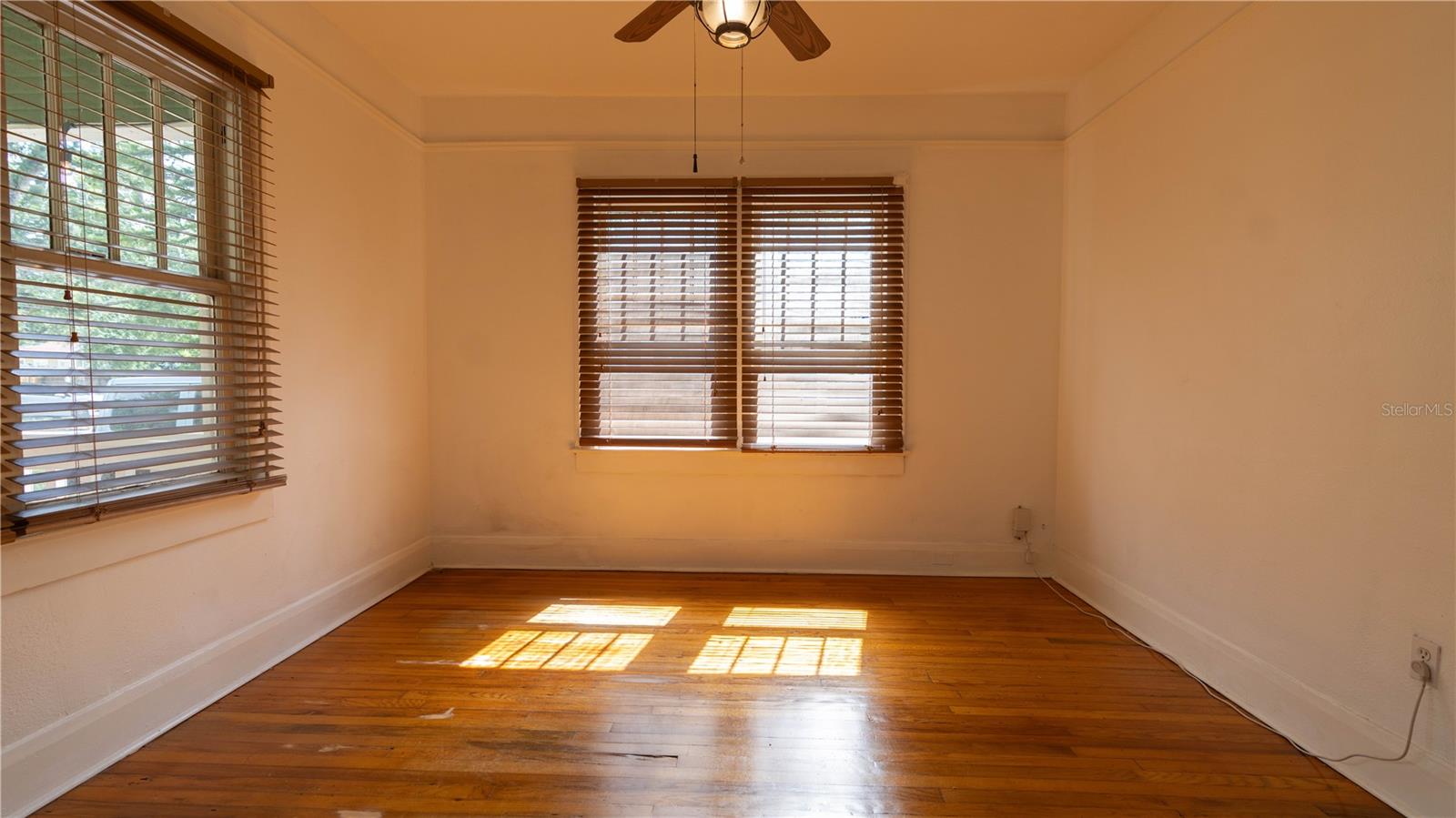 216 W SOUTH AVE