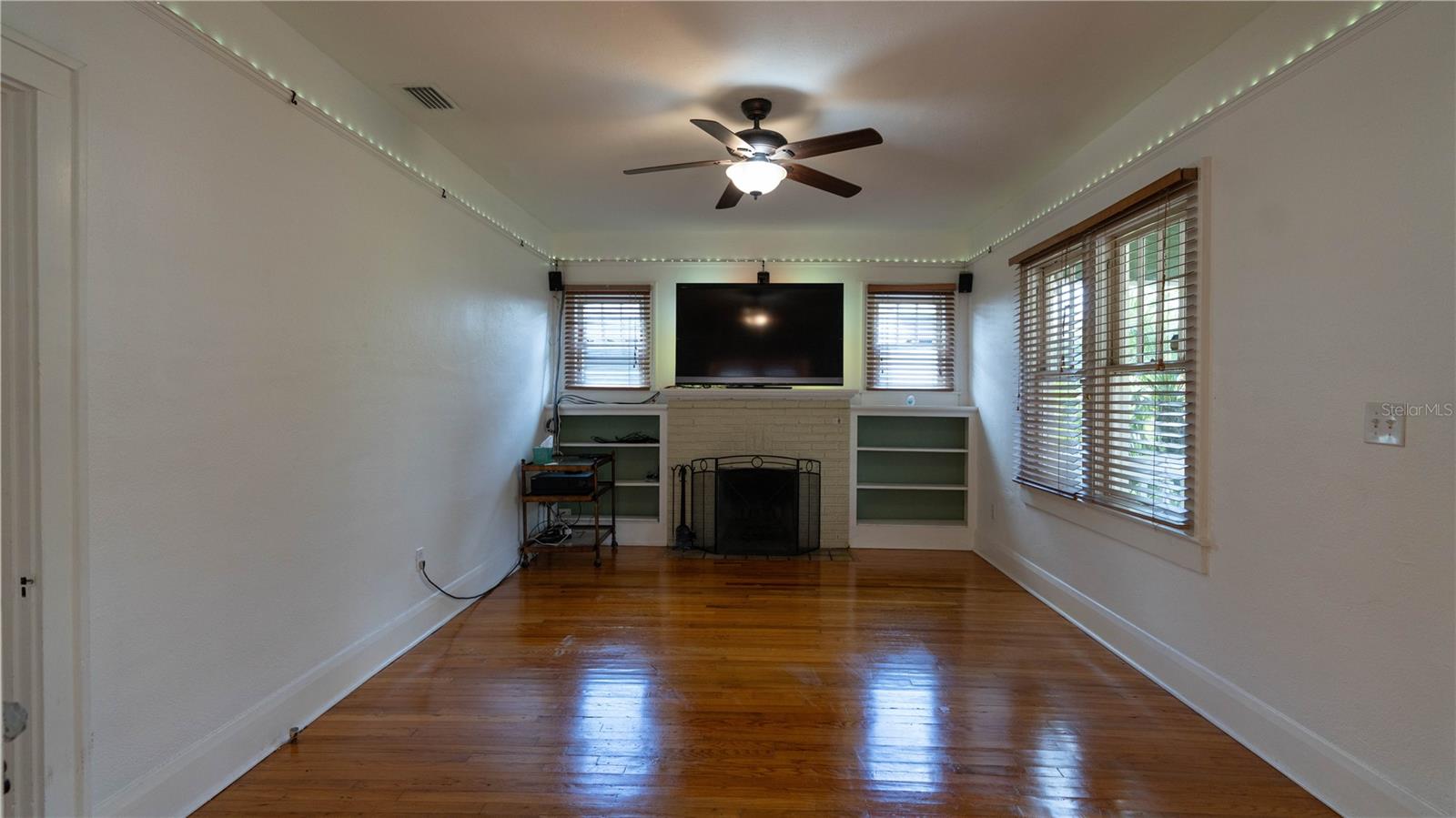 216 W SOUTH AVE