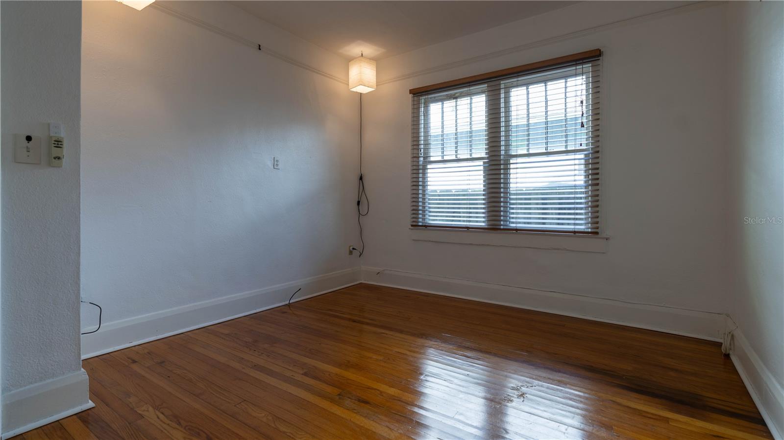216 W SOUTH AVE