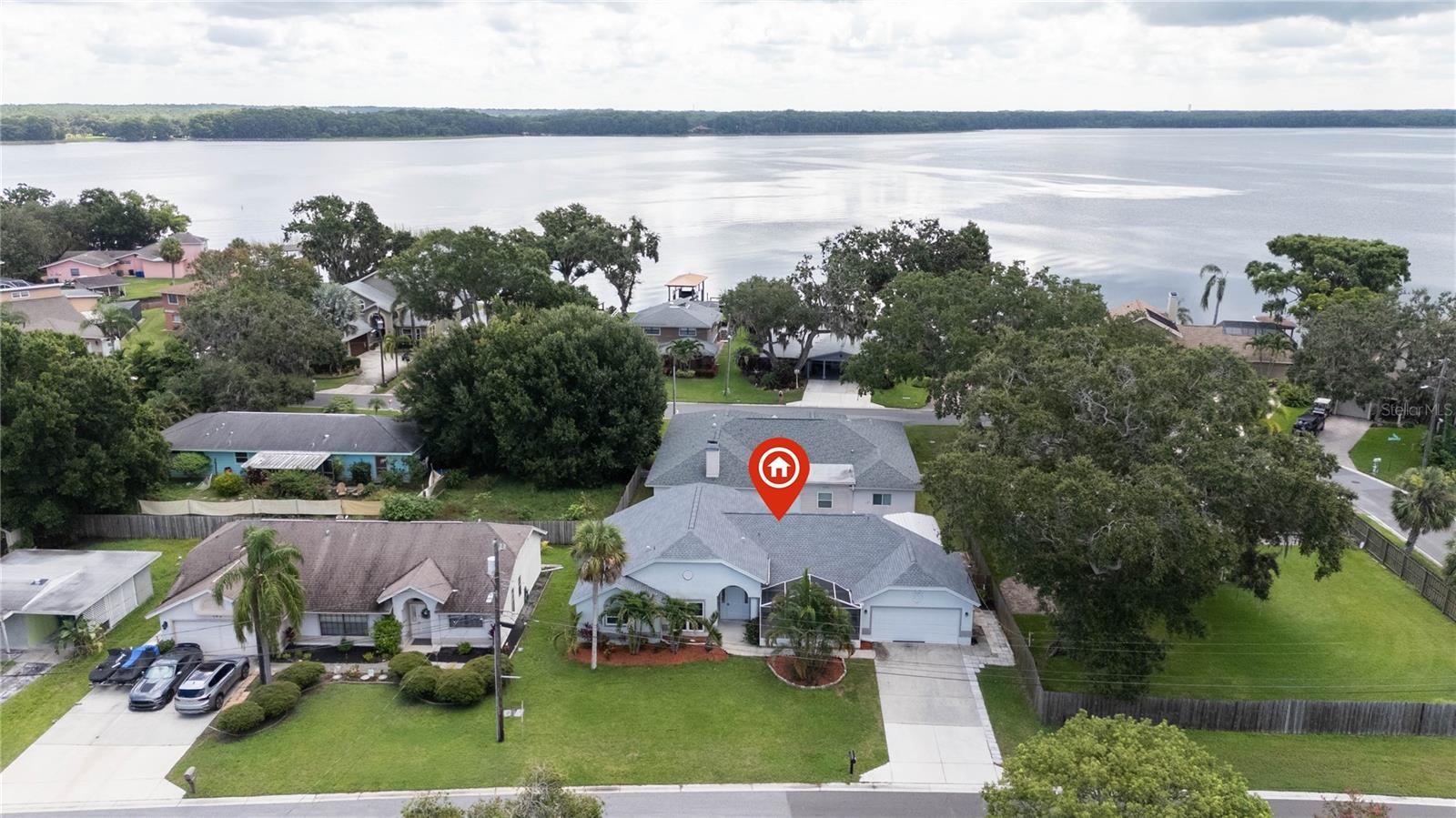 161 LAKE SHORE DR W