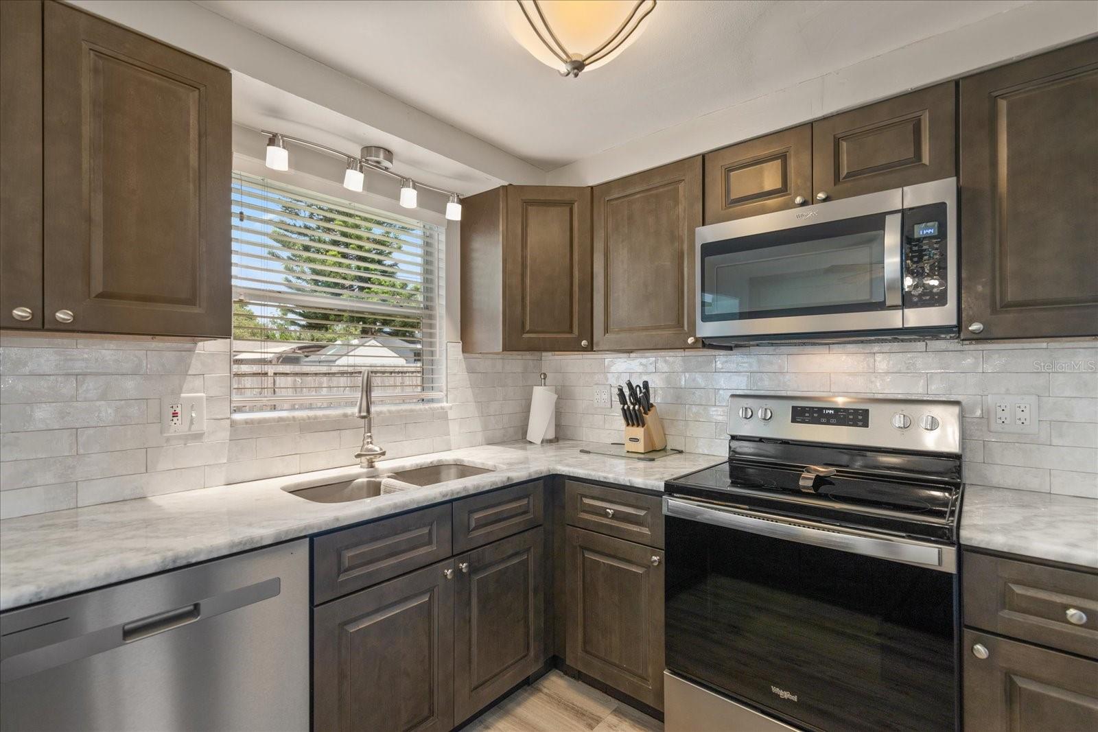 4934 LEMONWOOD LOOP