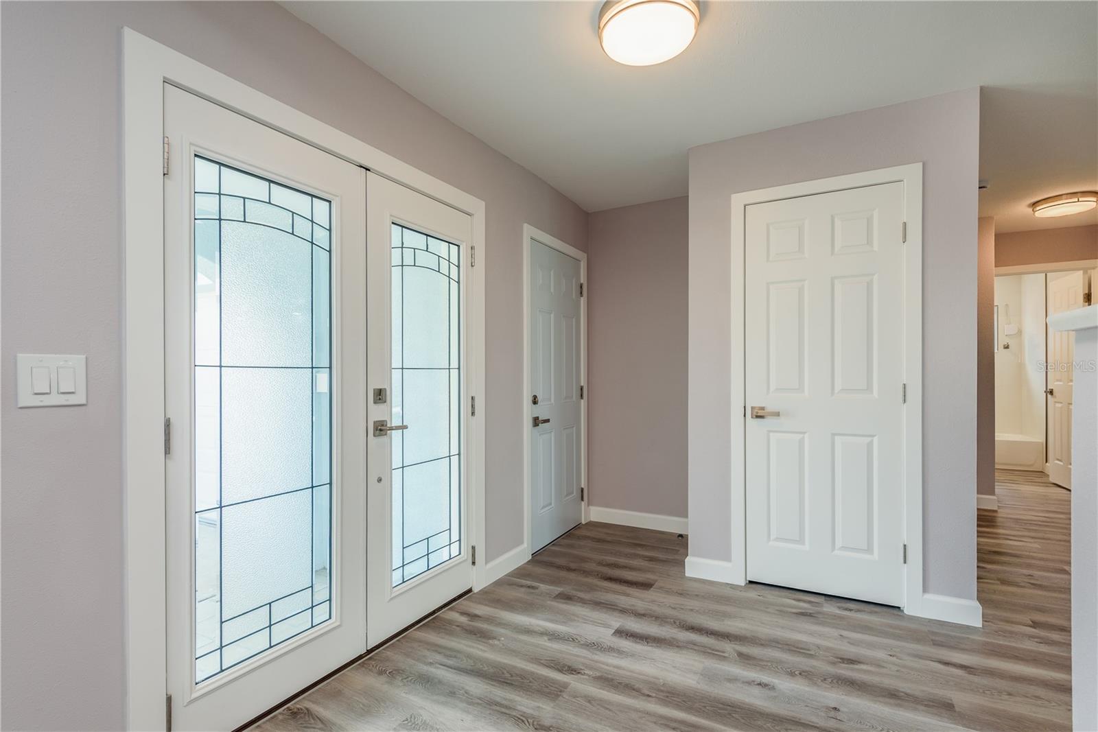 5630 VENETIAN BLVD NE