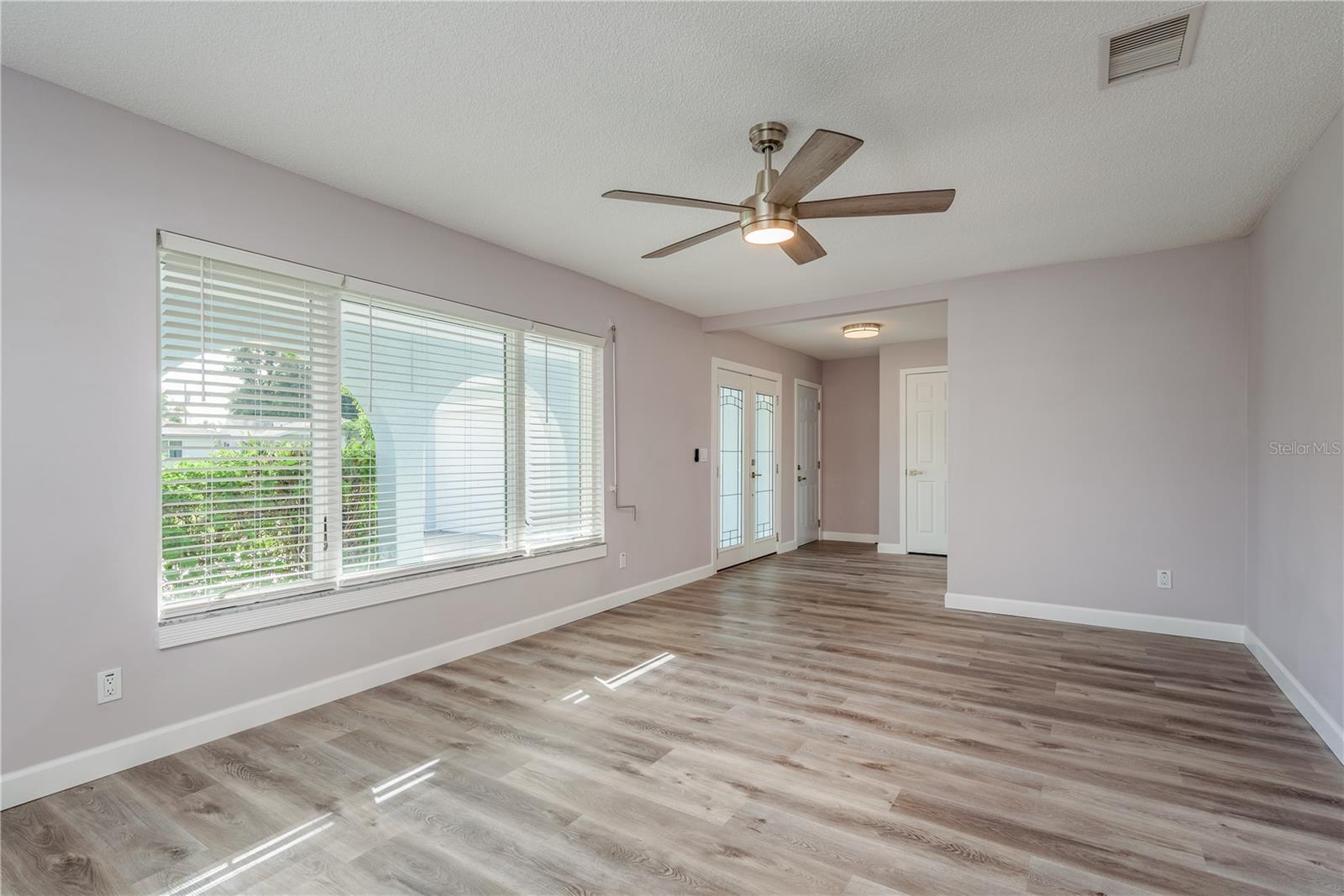 5630 VENETIAN BLVD NE