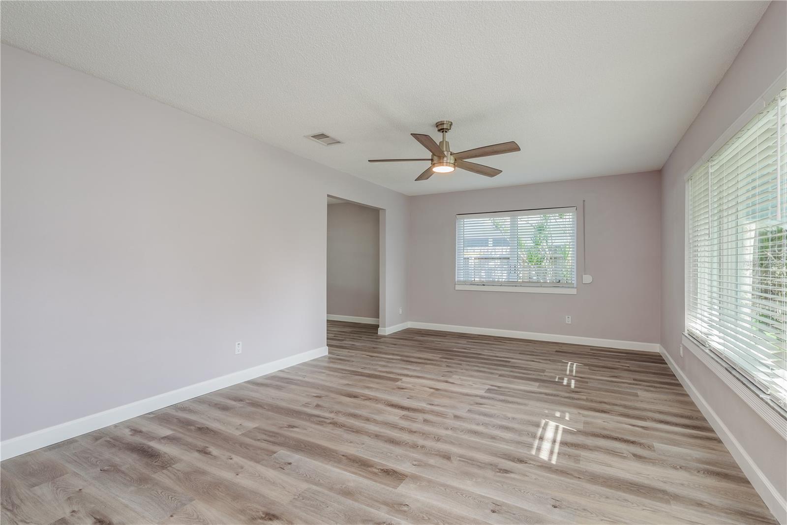 5630 VENETIAN BLVD NE