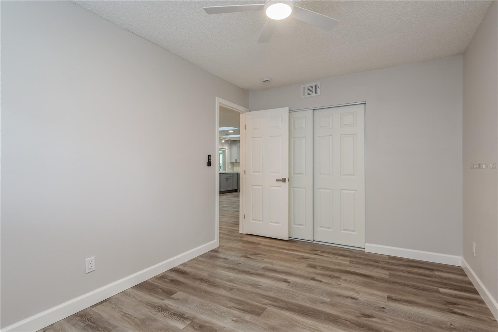 5630 VENETIAN BLVD NE