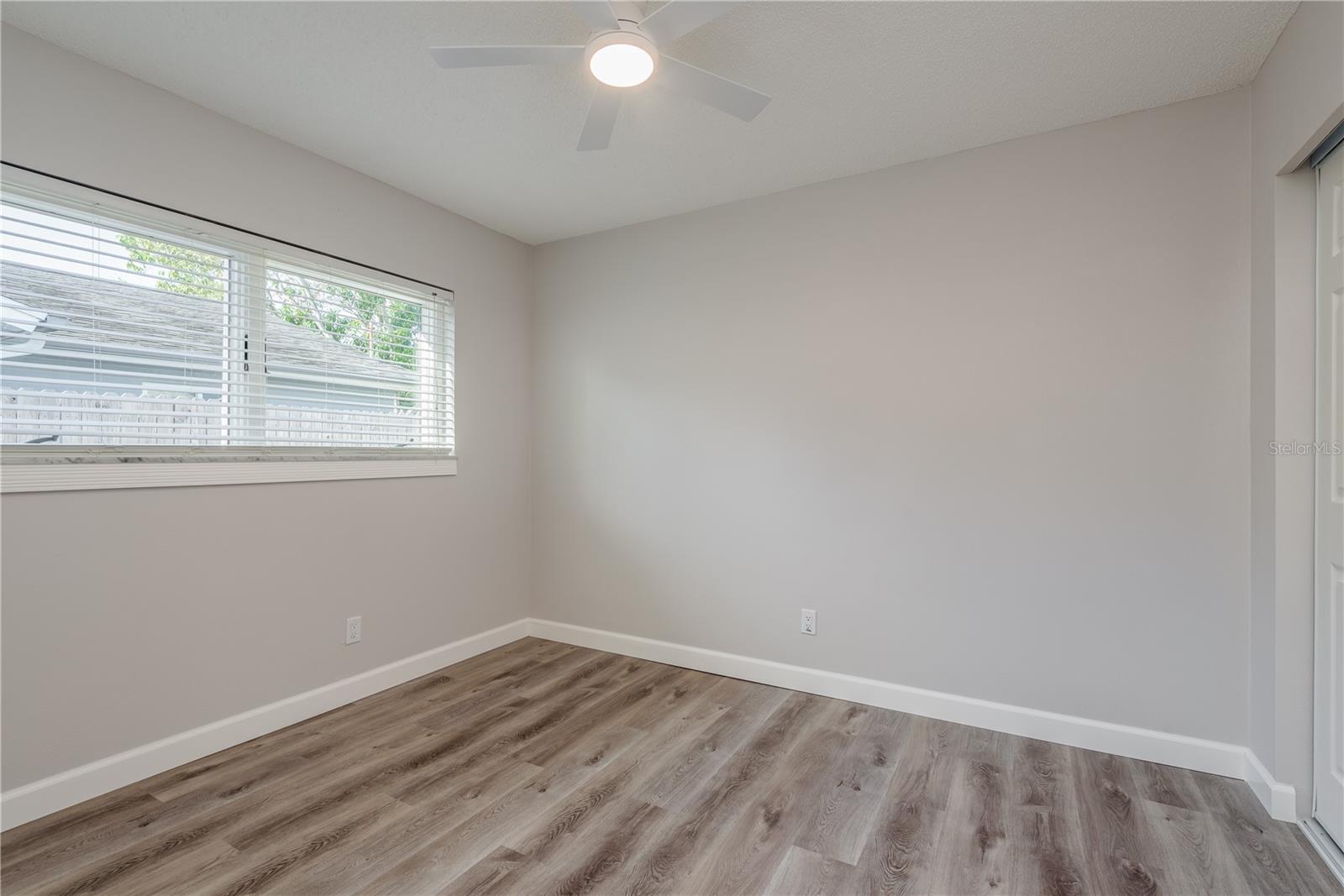 5630 VENETIAN BLVD NE