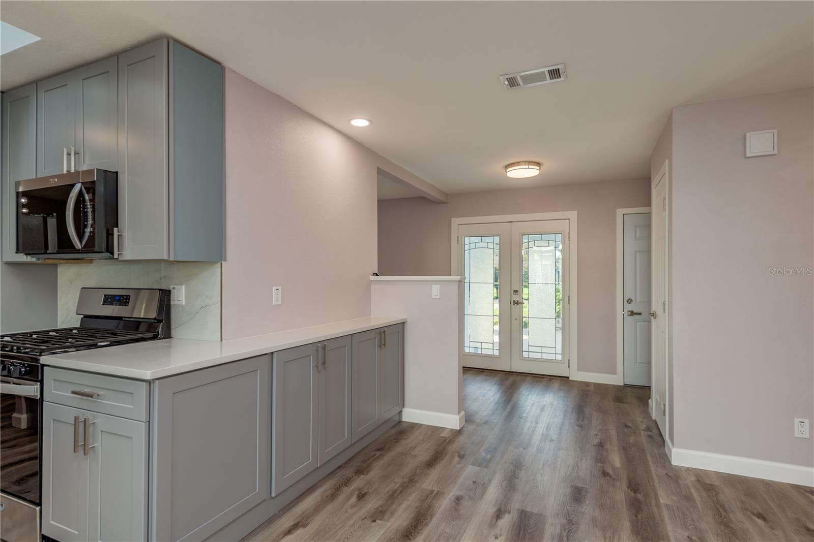 5630 VENETIAN BLVD NE